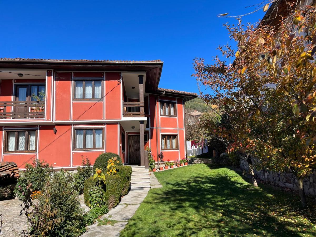 Guest House Lina Koprivshtitsa Esterno foto