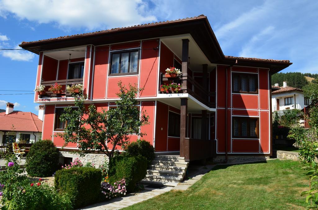 Guest House Lina Koprivshtitsa Esterno foto